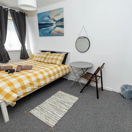 Nice Rooms In Mile End